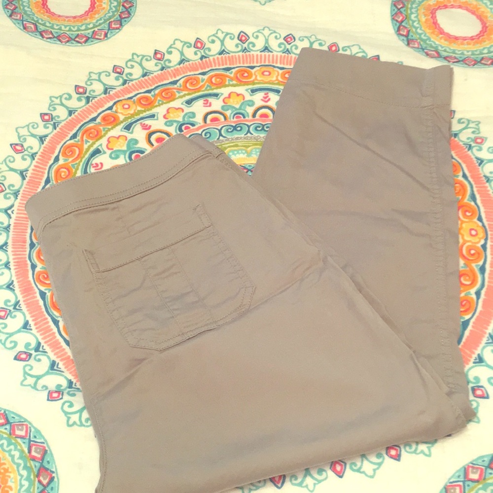 Zenergy capris by Chico’s in size 0.5